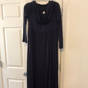 Navy blue mother bee maternity dress.